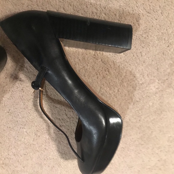 Coach high heels with strap across the foot - Picture 4 of 7